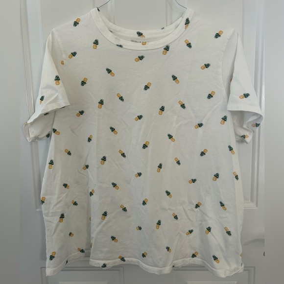 Old Navy Women’s White Short Sleeve T-Shirt with Pineapple Print Size XL - Picture 6 of 6